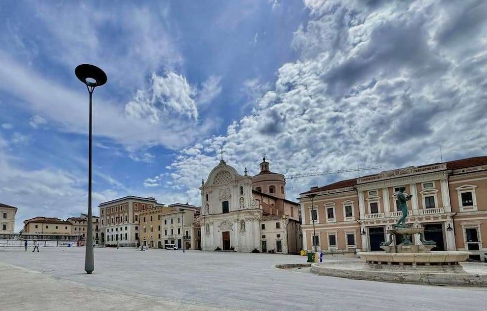 Piazza Duomo, L'Aquila